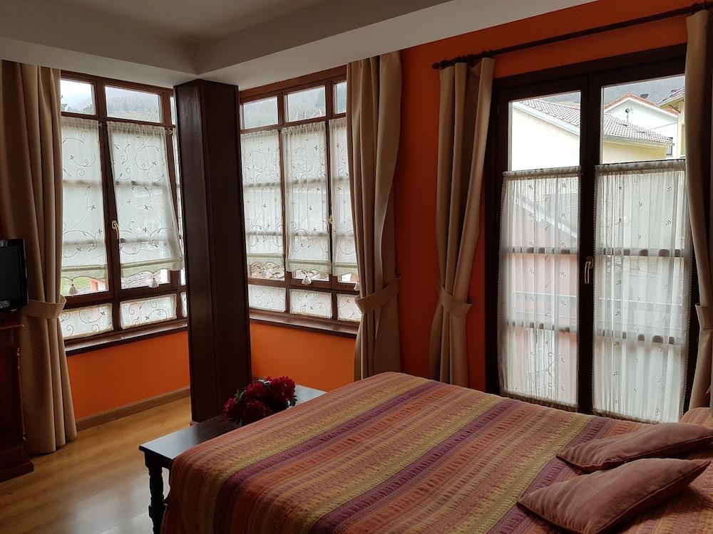 Hotel Rural La Plaza Casu Kültér fotó